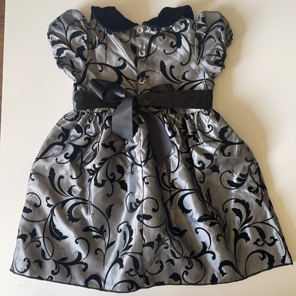CHASE N’LONDON Grey Victorian swirl dress- various - Picture 3 of 6